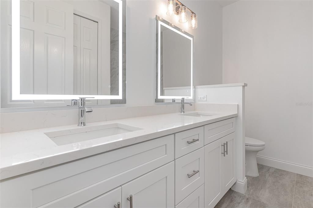 Activo con contrato: $420,000 (4 camas, 2 baños, 2171 Pies cuadrados)