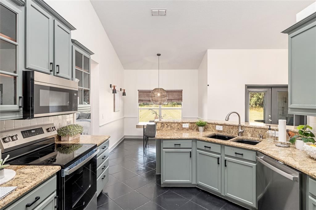 待售: $485,707 (4 贝兹, 3 浴室, 2475 平方英尺)