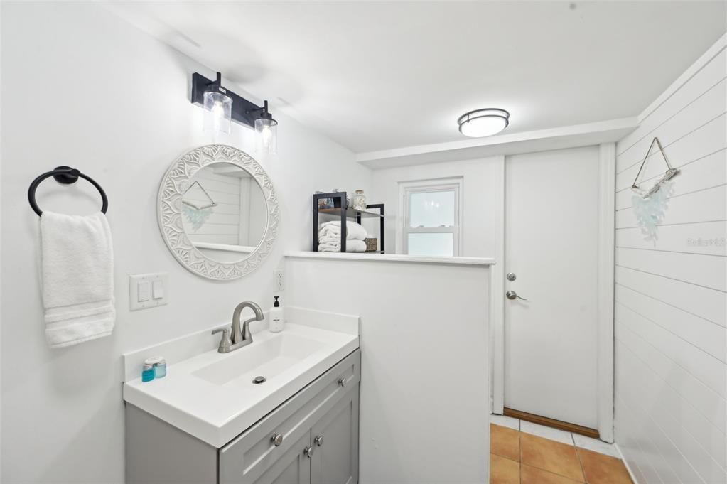Ground level Suite bathroom