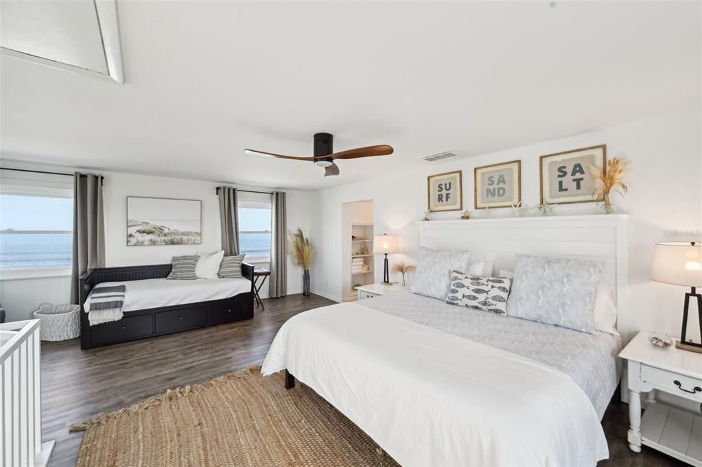 King bed and day bed