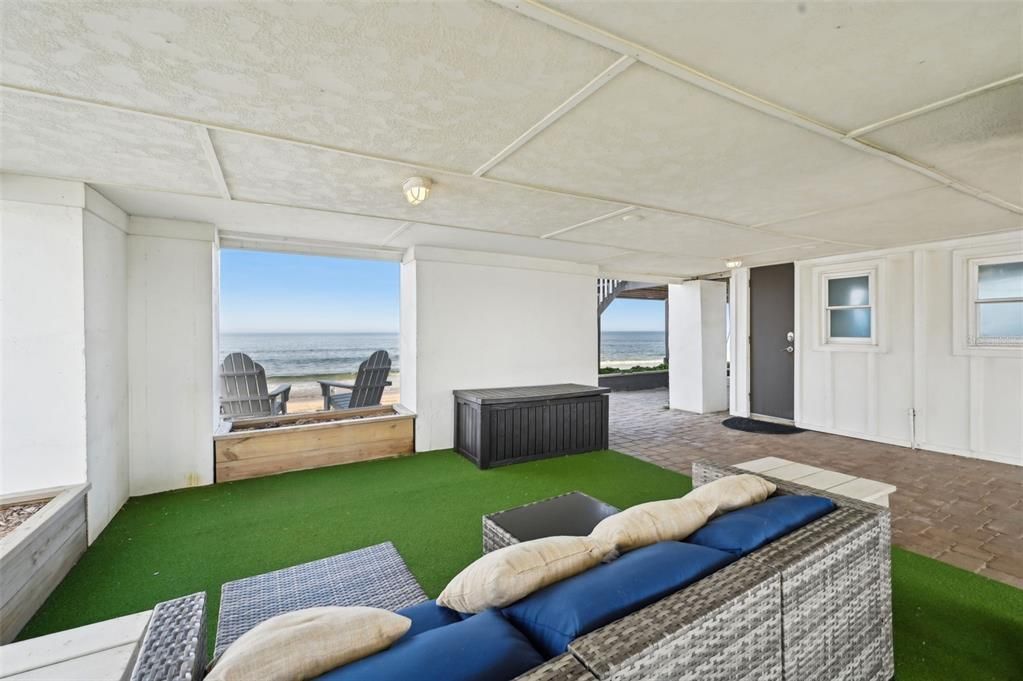 beautiful breezes with water views