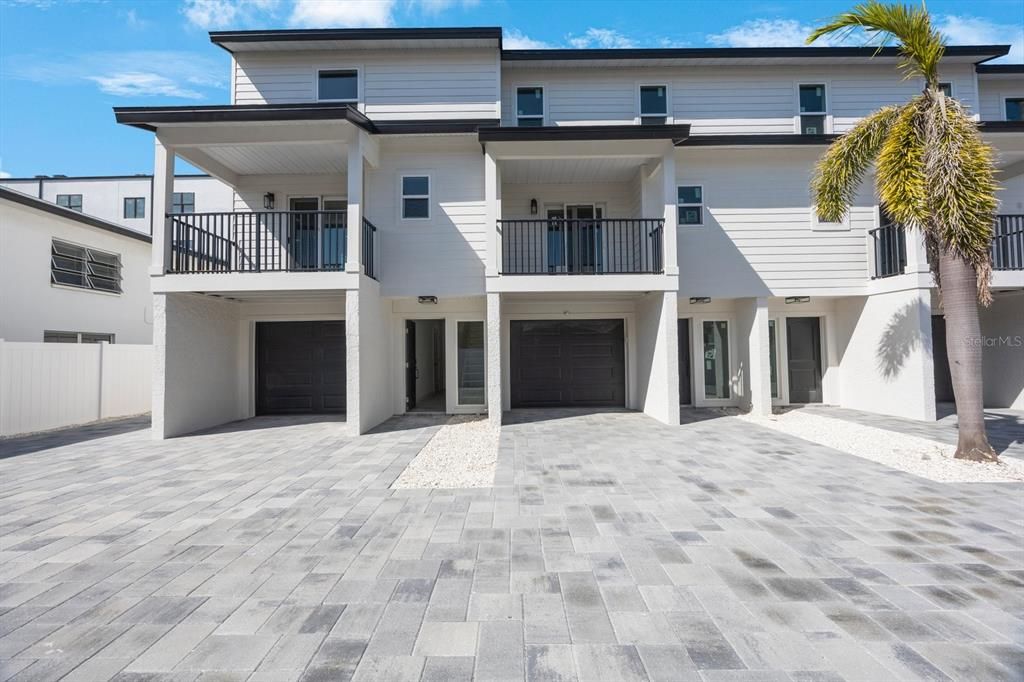 For Rent: $4,000 (2 beds, 2 baths, 1298 Square Feet)