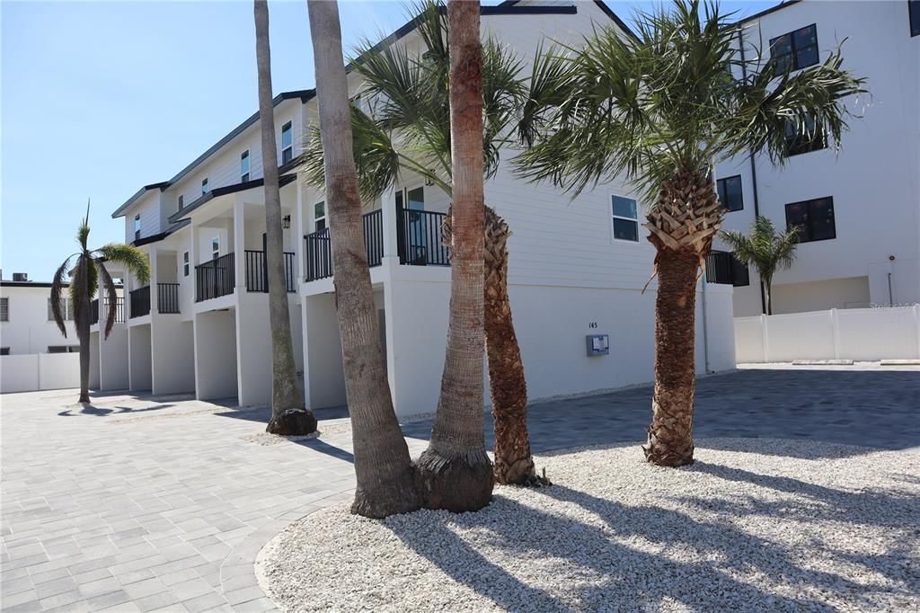 For Rent: $4,000 (2 beds, 2 baths, 1298 Square Feet)