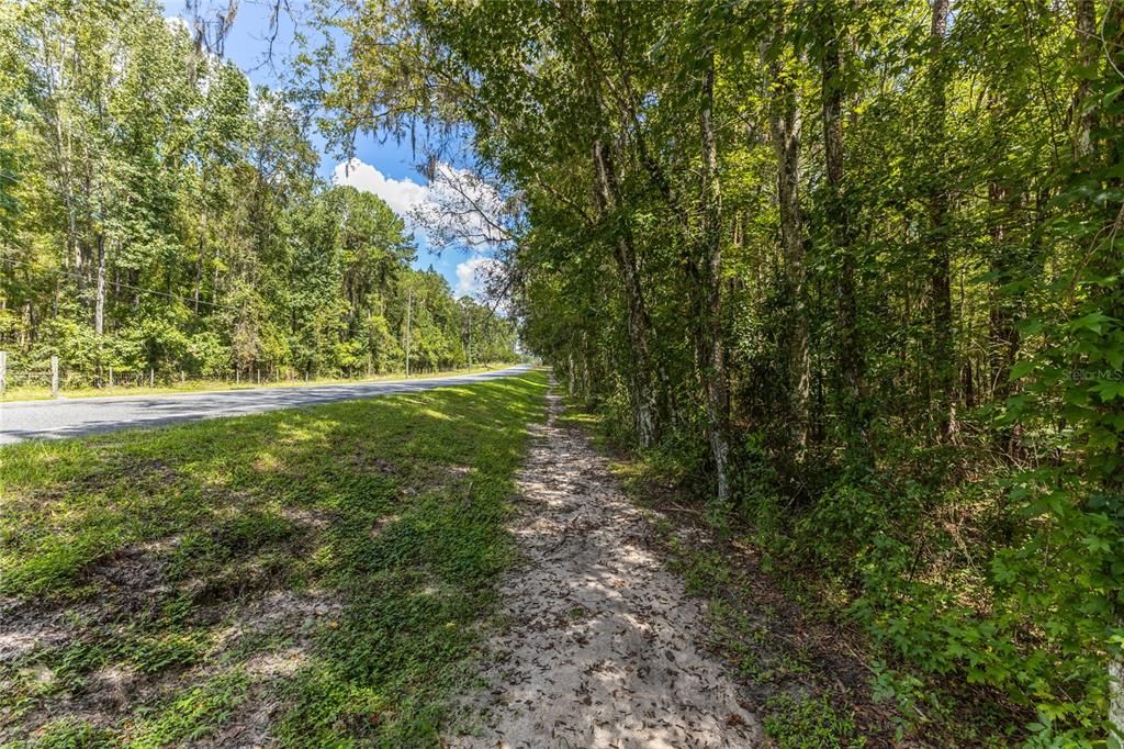 Activo con contrato: $325,000 (6.28 acres)