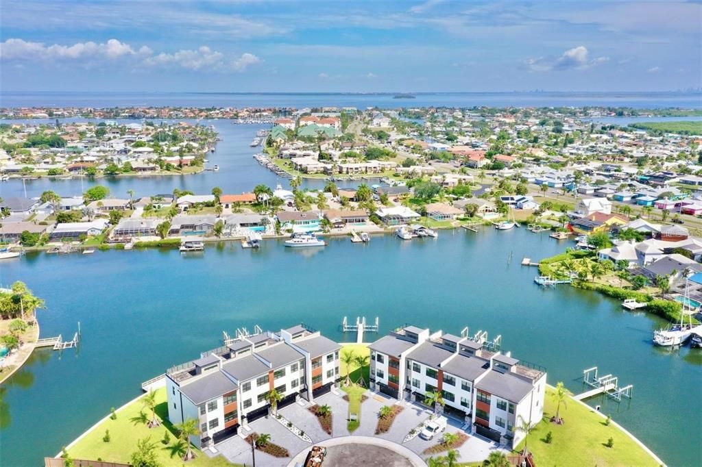 待售: $840,000 (4 贝兹, 2 浴室, 2396 平方英尺)