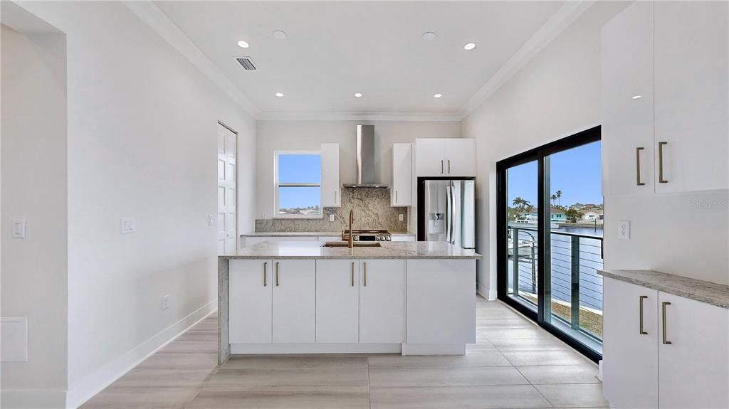 待售: $840,000 (4 贝兹, 2 浴室, 2396 平方英尺)