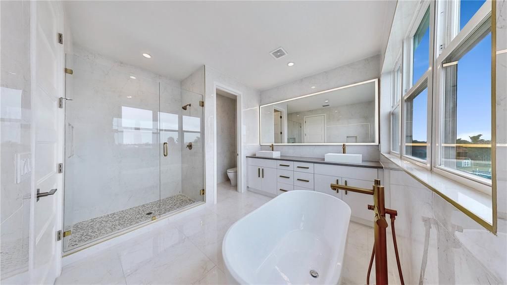 待售: $840,000 (4 贝兹, 2 浴室, 2396 平方英尺)