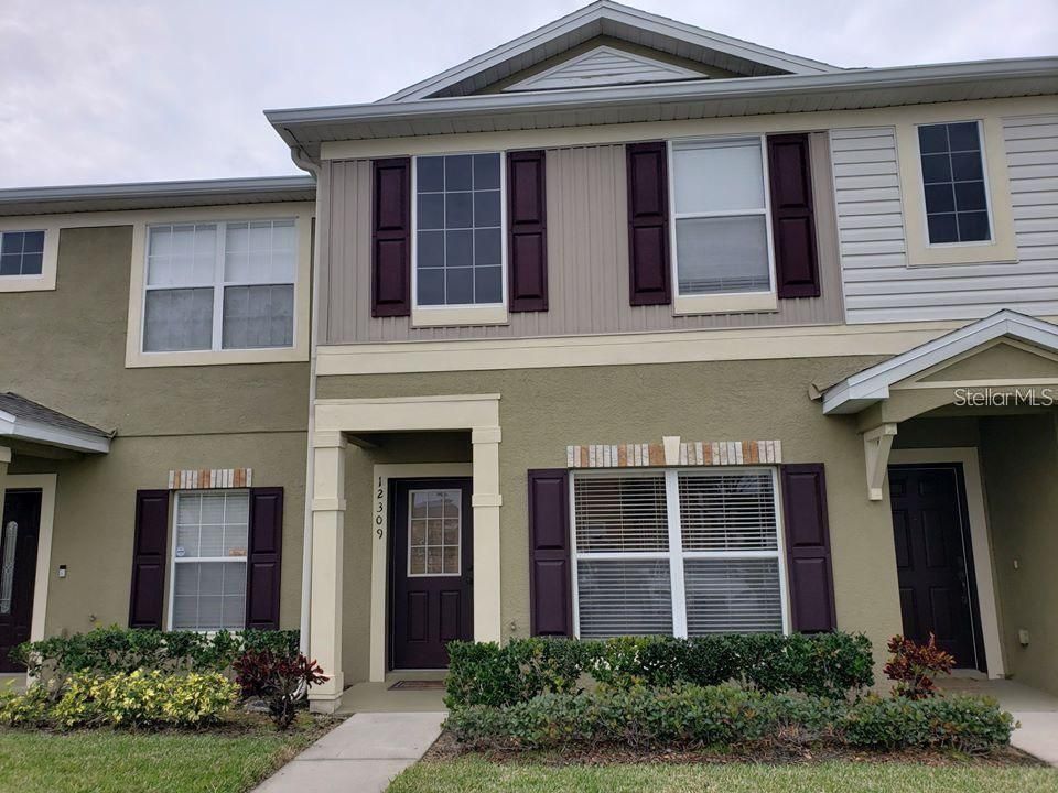 Recently Sold: $225,000 (2 beds, 2 baths, 1383 Square Feet)