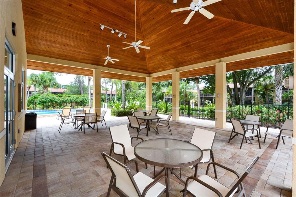 En Venta: $199,900 (2 camas, 1 baños, 865 Pies cuadrados)