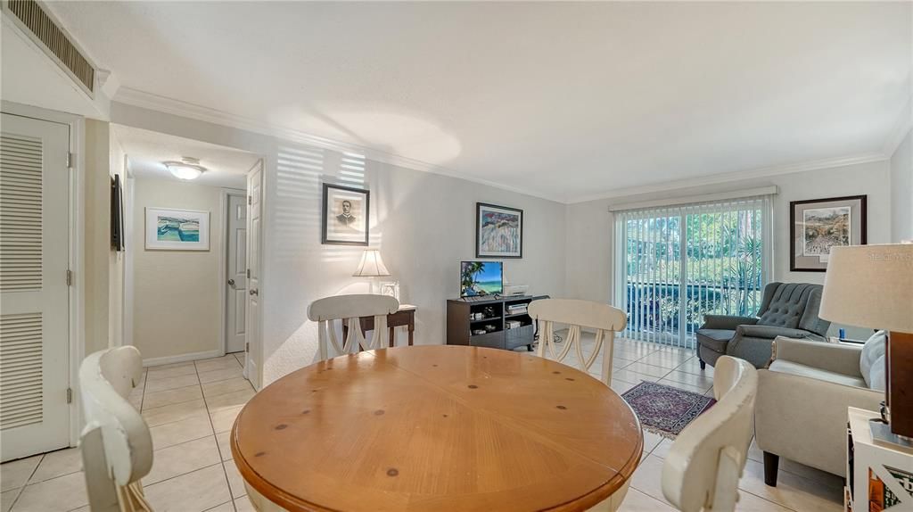 En Venta: $199,900 (2 camas, 1 baños, 865 Pies cuadrados)