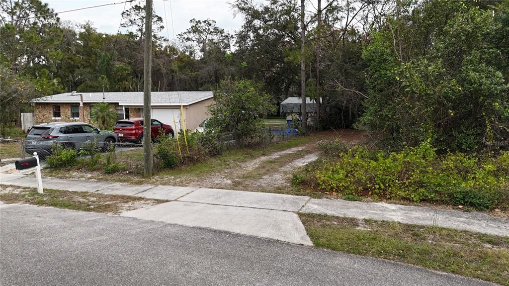 На продажу: $80,000 (0.50 acres)