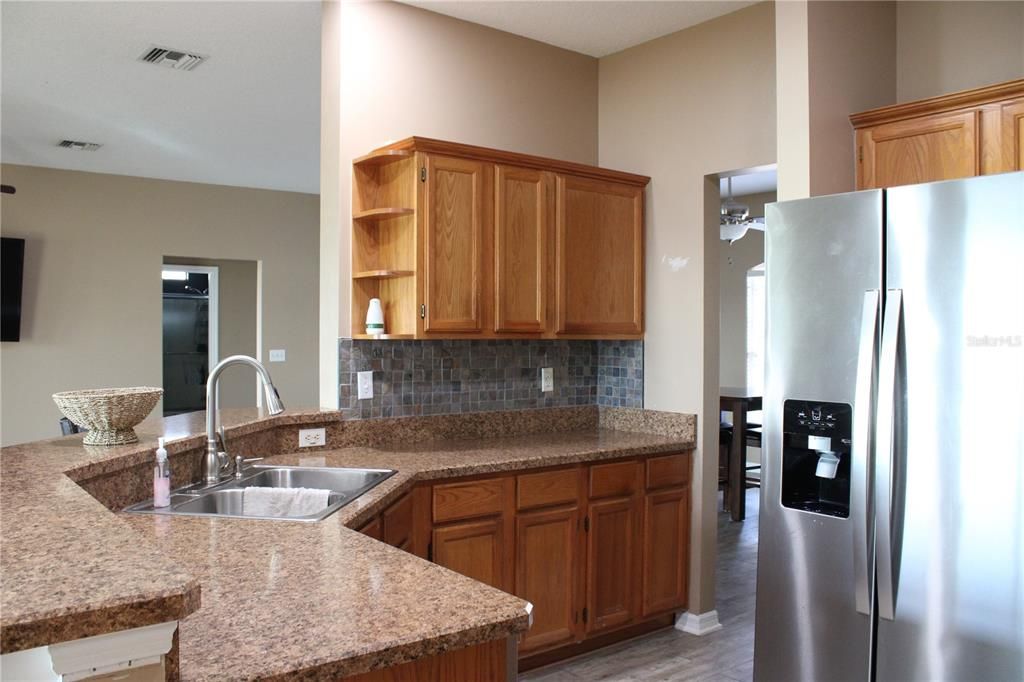 For Sale: $705,000 (3 beds, 2 baths, 2294 Square Feet)