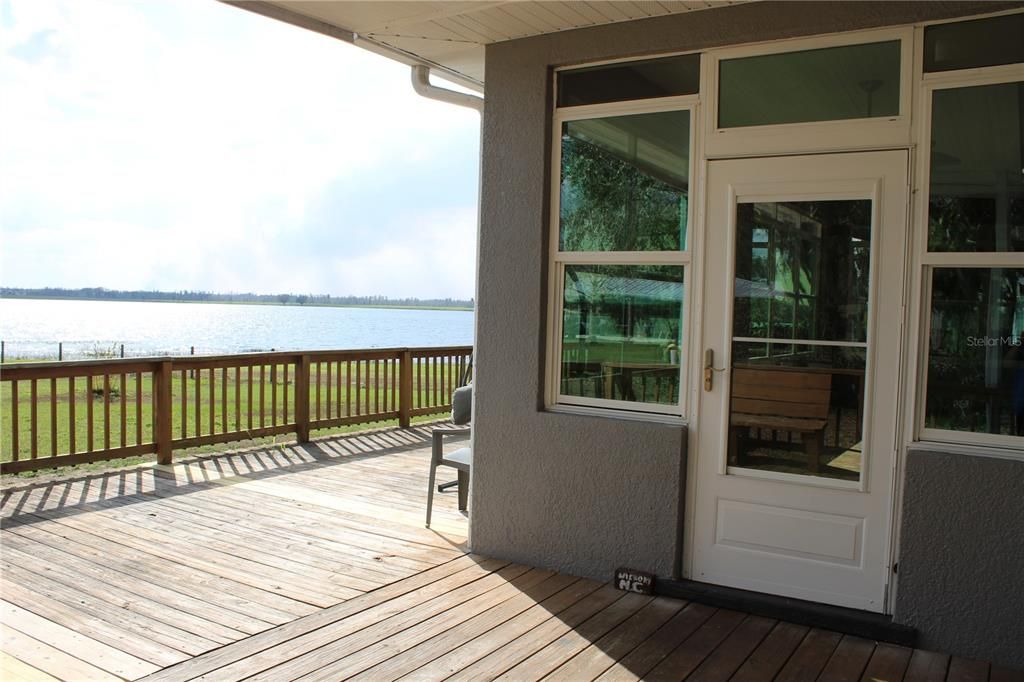 For Sale: $705,000 (3 beds, 2 baths, 2294 Square Feet)