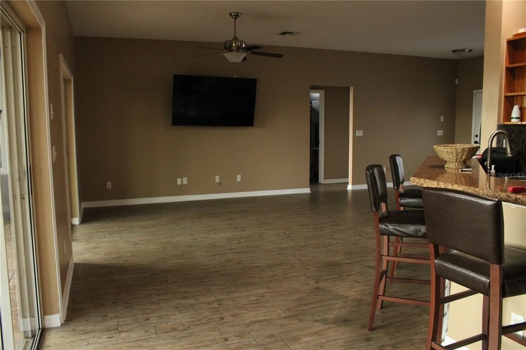 For Sale: $705,000 (3 beds, 2 baths, 2294 Square Feet)