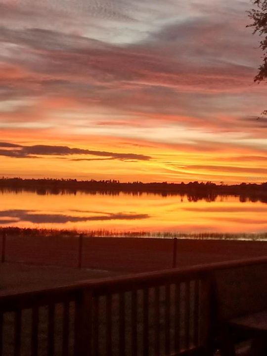 For Sale: $705,000 (3 beds, 2 baths, 2294 Square Feet)