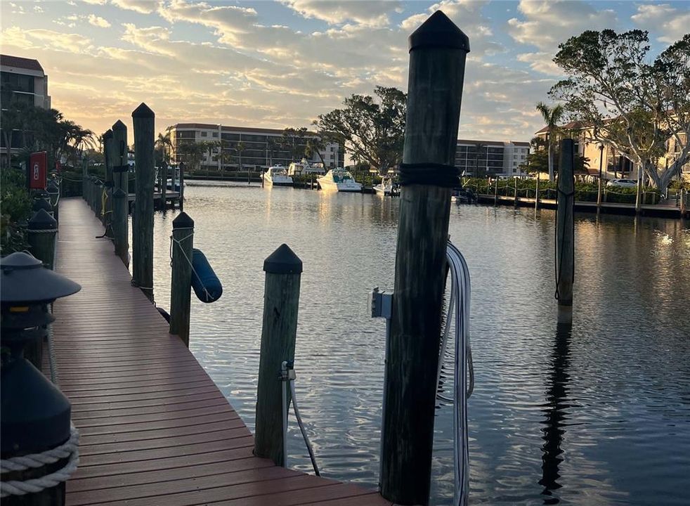 В аренду: $1,900 (2 спален, 2 ванн, 1147 Квадратных фут)