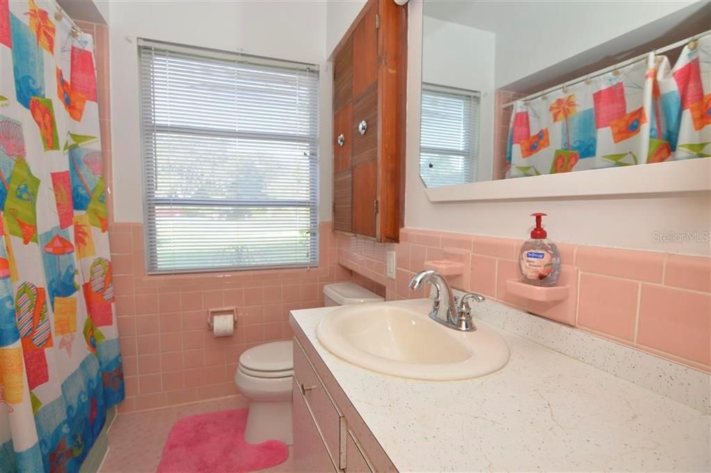 En Venta: $1,065,000 (3 camas, 1 baños, 1646 Pies cuadrados)