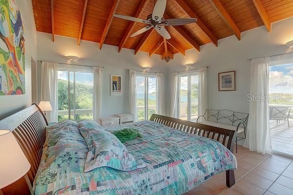 En Venta: $1,495,000 (3 camas, 3 baños, 2100 Pies cuadrados)