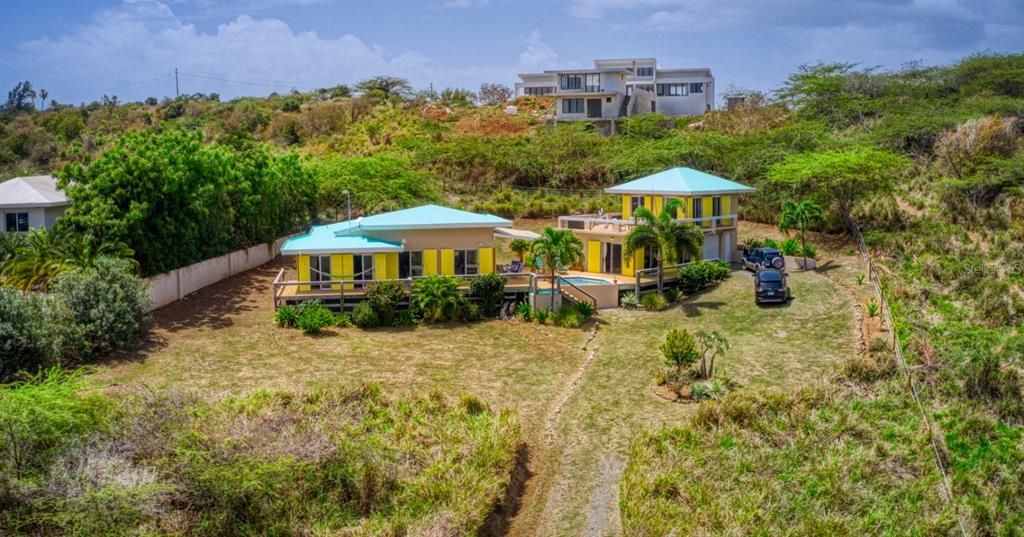 En Venta: $1,495,000 (3 camas, 3 baños, 2100 Pies cuadrados)
