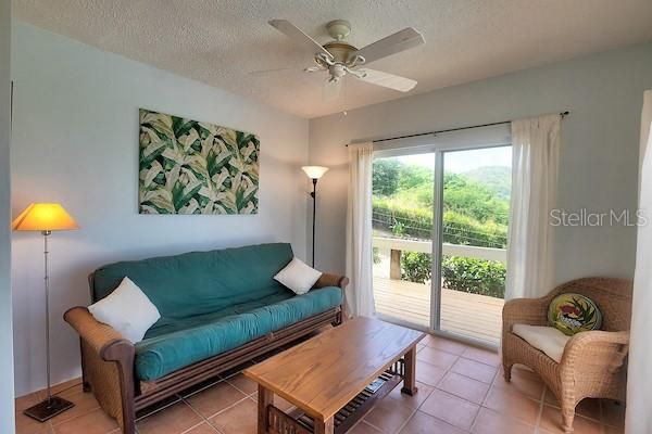 En Venta: $1,495,000 (3 camas, 3 baños, 2100 Pies cuadrados)