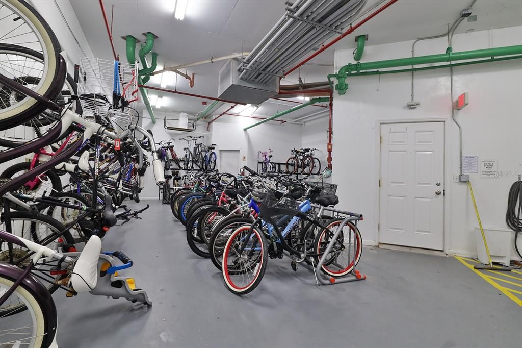 Active With Contract: $649,000 (3 beds, 2 baths, 1776 Square Feet)