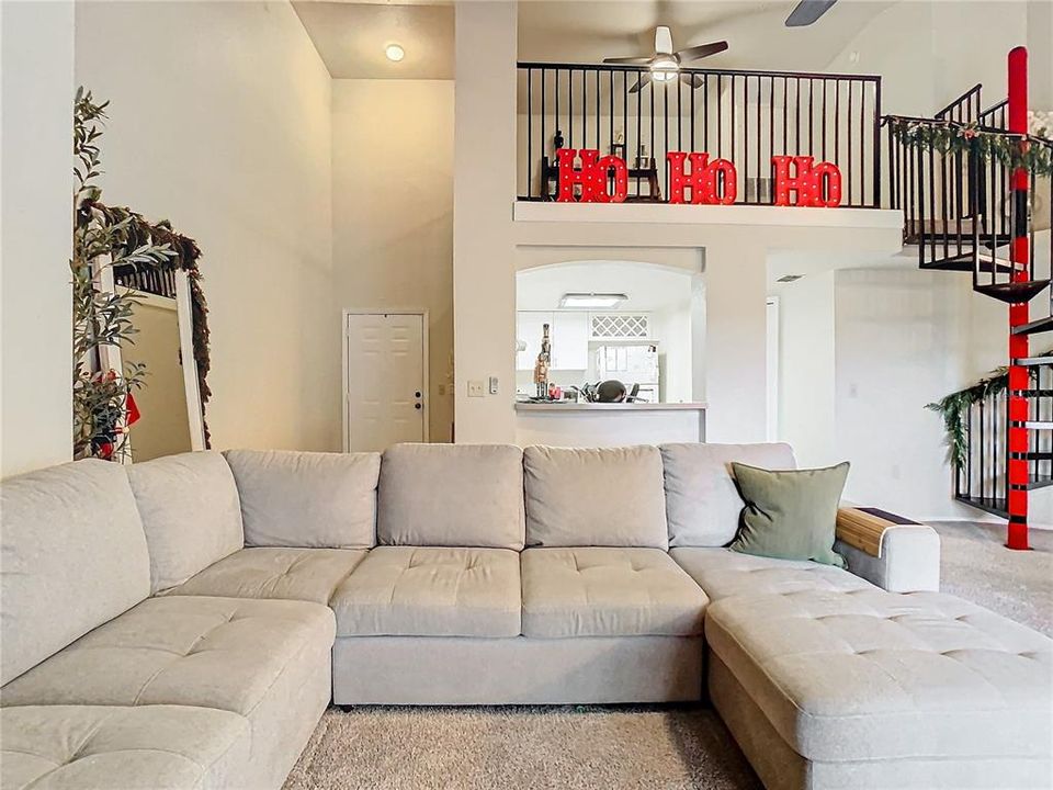 Active With Contract: $180,000 (2 beds, 2 baths, 1398 Square Feet)