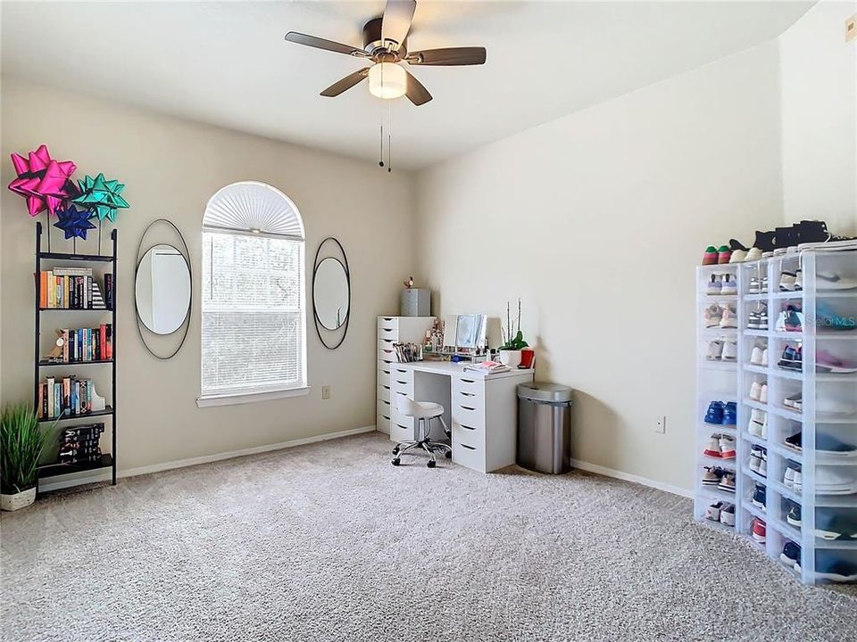 Active With Contract: $180,000 (2 beds, 2 baths, 1398 Square Feet)