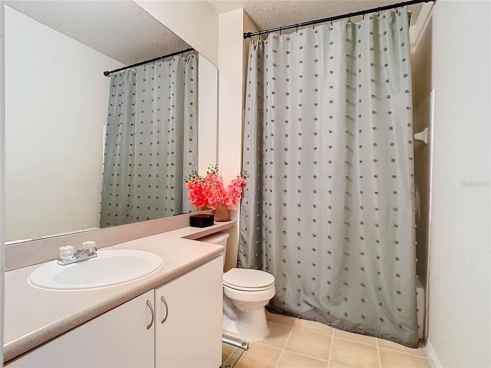 Active With Contract: $180,000 (2 beds, 2 baths, 1398 Square Feet)