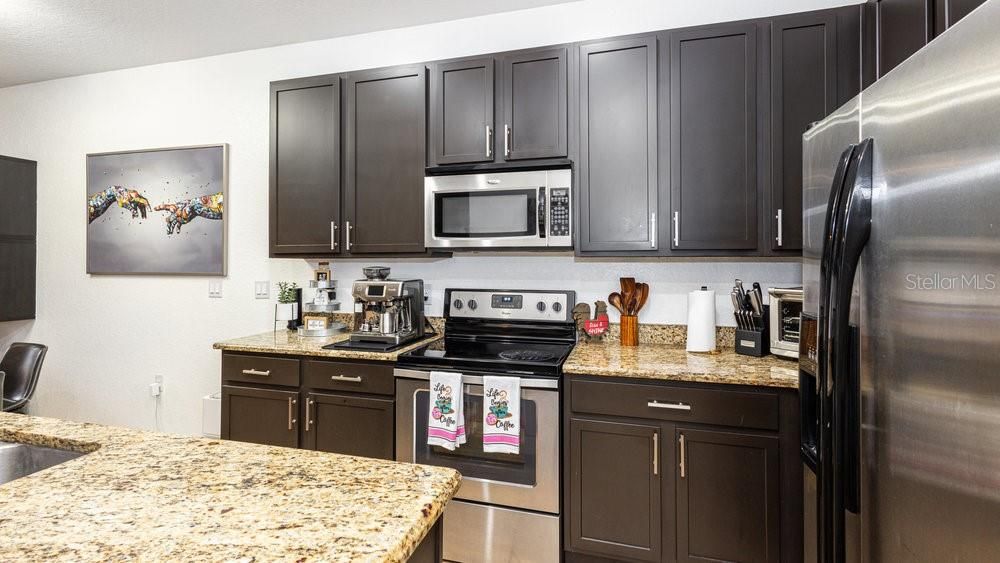 For Sale: $330,000 (3 beds, 2 baths, 1697 Square Feet)