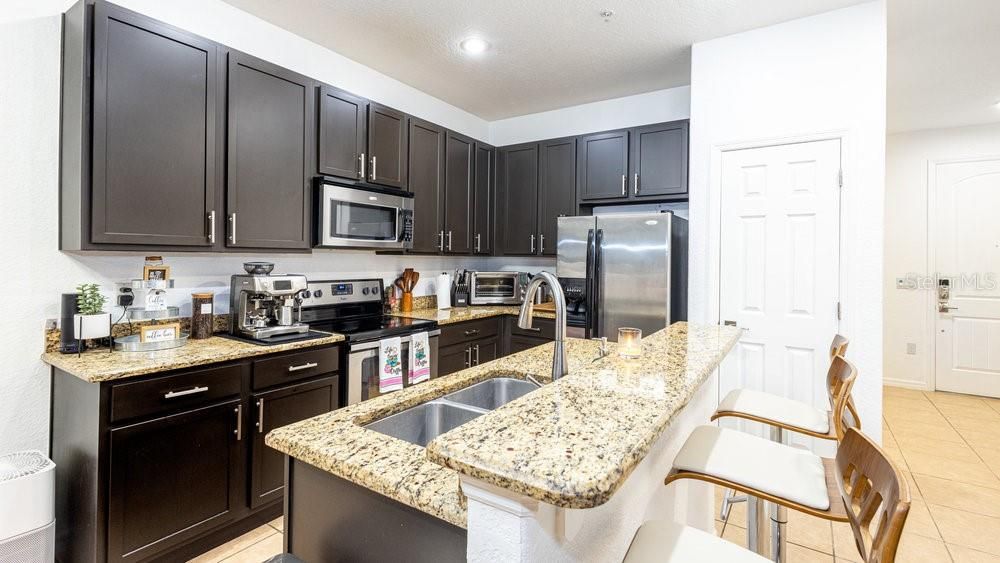 For Sale: $330,000 (3 beds, 2 baths, 1697 Square Feet)