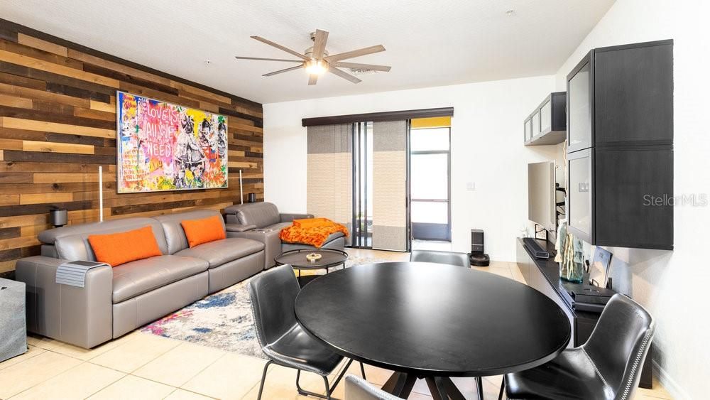 For Sale: $330,000 (3 beds, 2 baths, 1697 Square Feet)