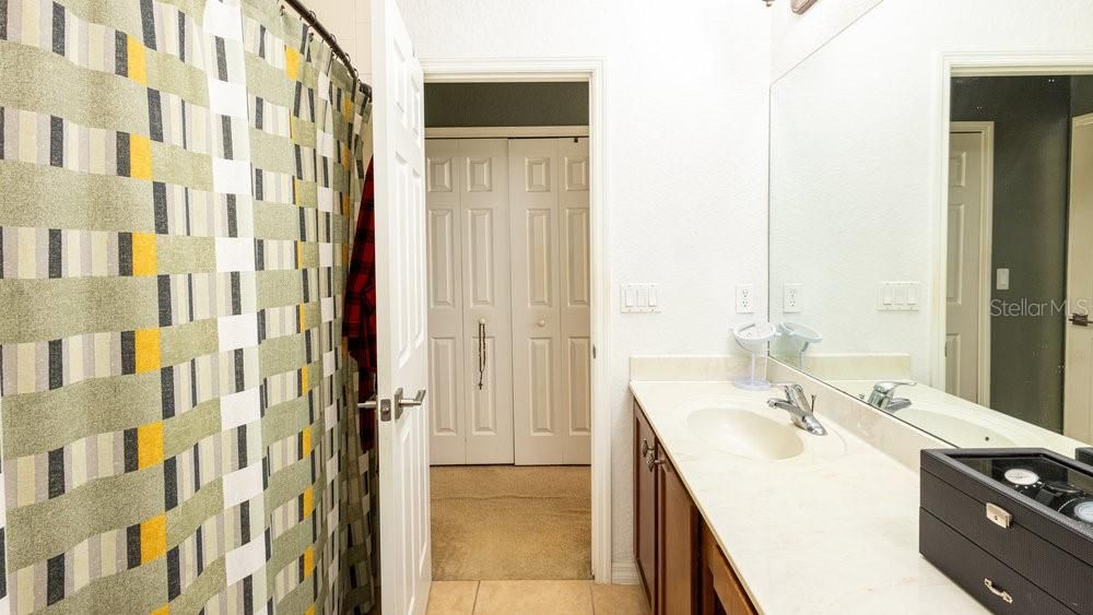 For Sale: $330,000 (3 beds, 2 baths, 1697 Square Feet)