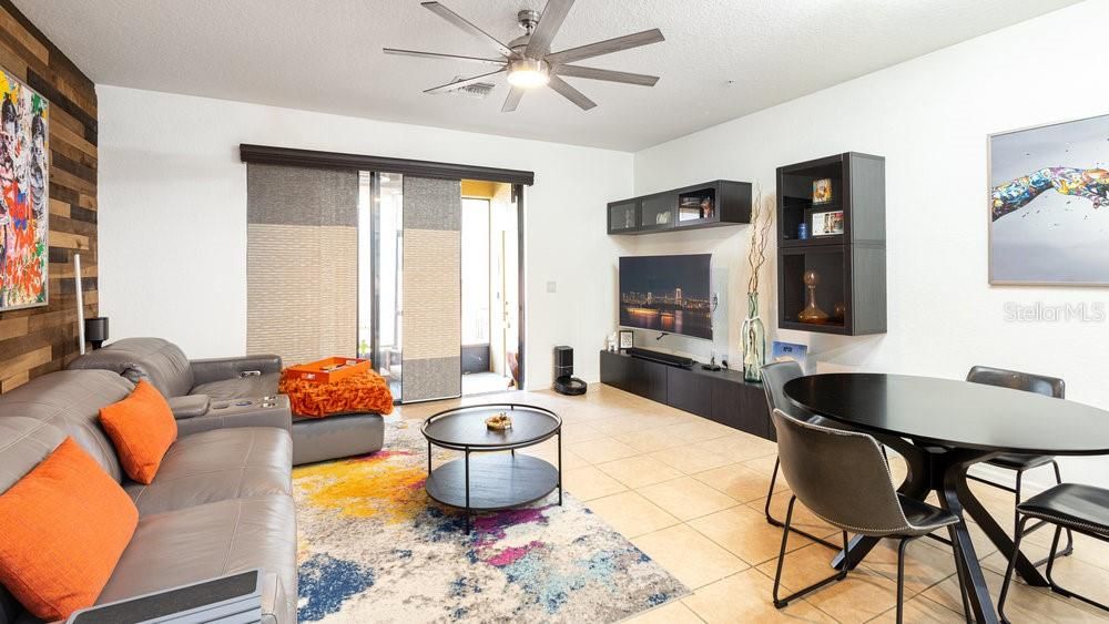 For Sale: $330,000 (3 beds, 2 baths, 1697 Square Feet)