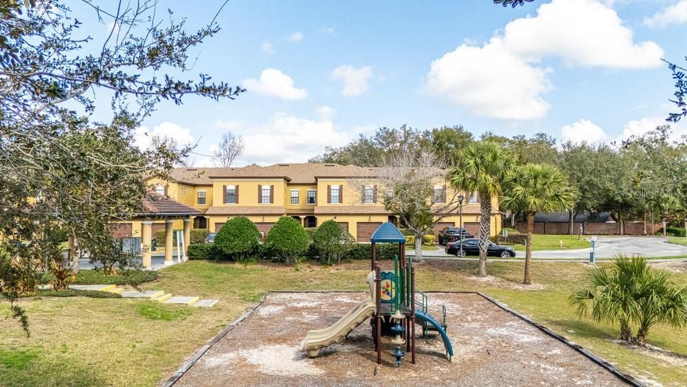 For Sale: $330,000 (3 beds, 2 baths, 1697 Square Feet)