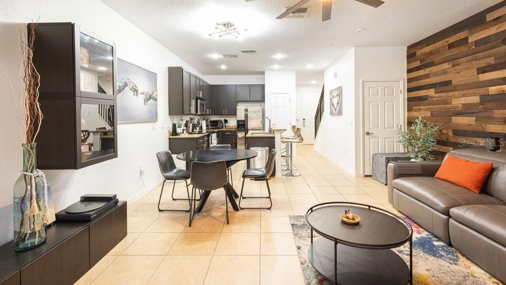 For Sale: $330,000 (3 beds, 2 baths, 1697 Square Feet)