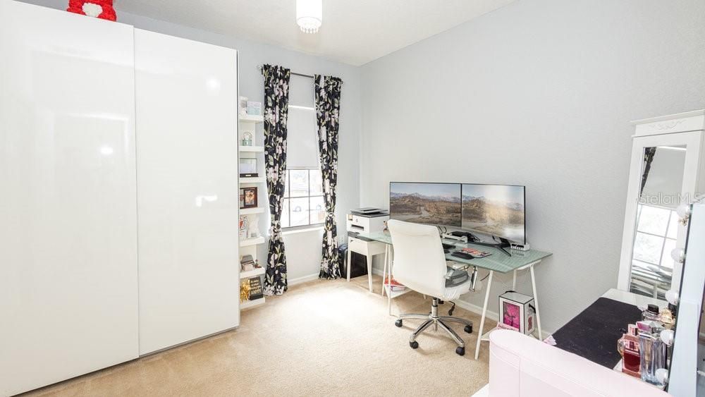 For Sale: $330,000 (3 beds, 2 baths, 1697 Square Feet)