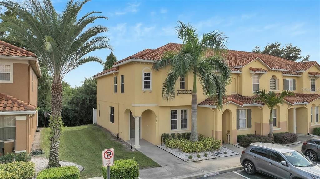 Recently Rented: $1,900 (3 beds, 2 baths, 1364 Square Feet)