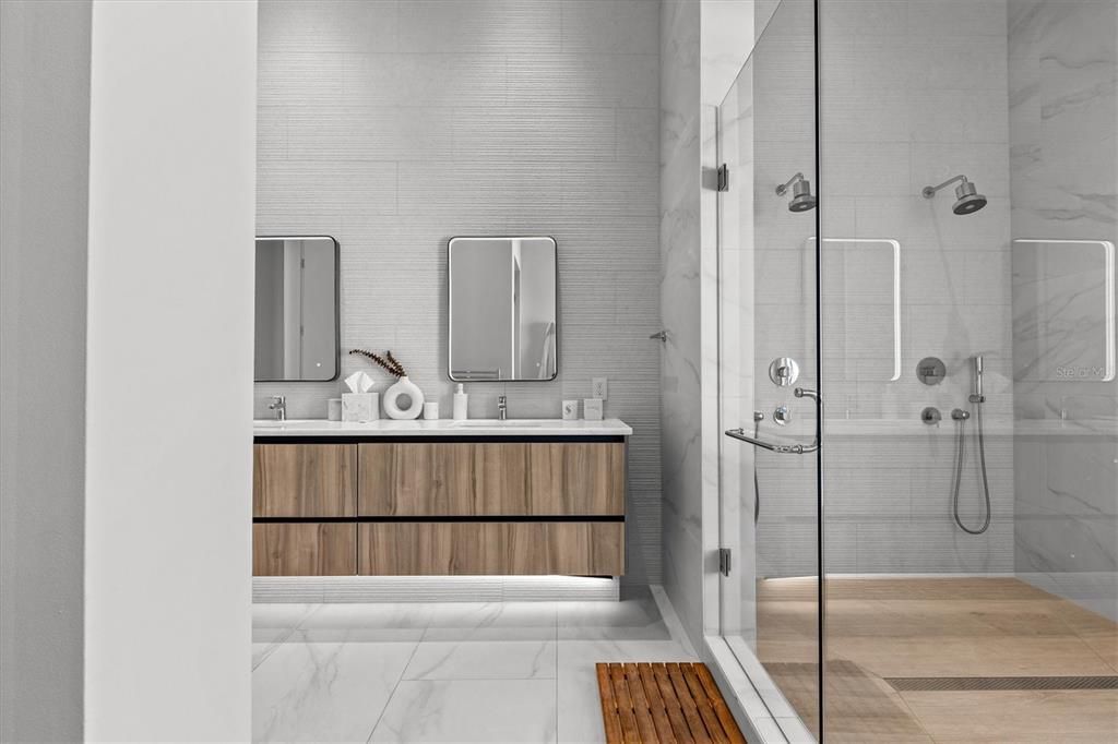 For Sale: $4,399,000 (3 beds, 3 baths, 3525 Square Feet)