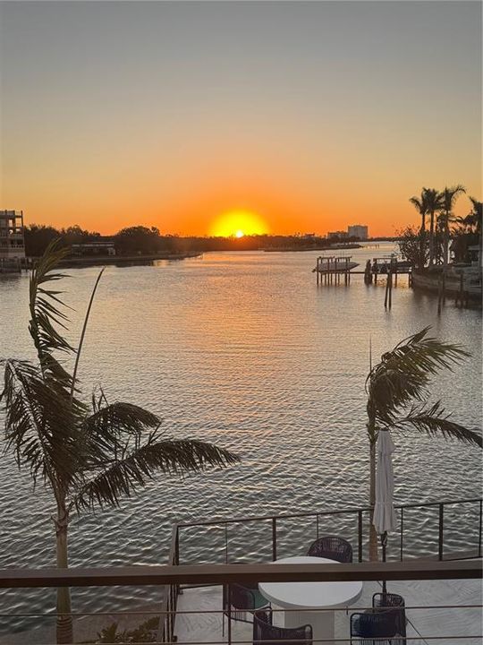 For Sale: $3,750,000 (4 beds, 4 baths, 4400 Square Feet)