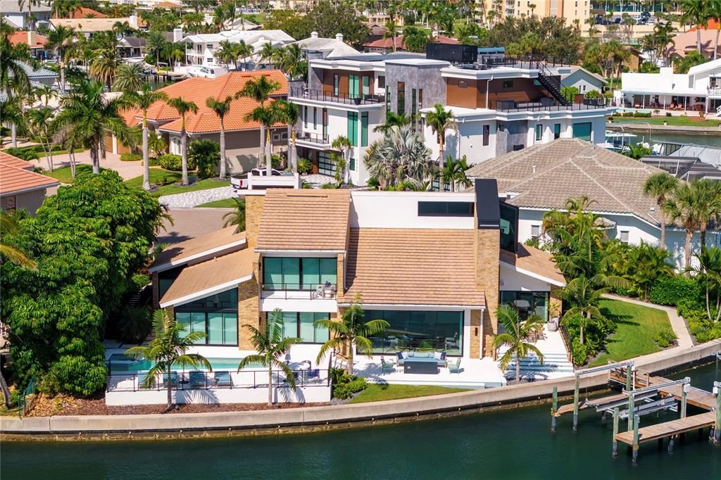 For Sale: $3,750,000 (4 beds, 4 baths, 4400 Square Feet)