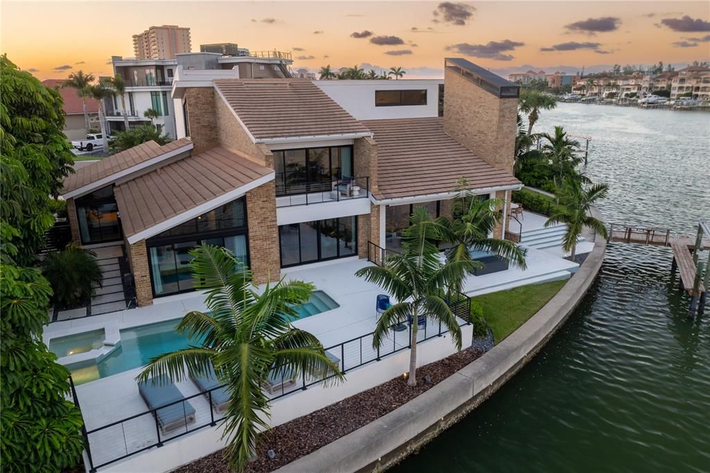 For Sale: $3,750,000 (4 beds, 4 baths, 4400 Square Feet)