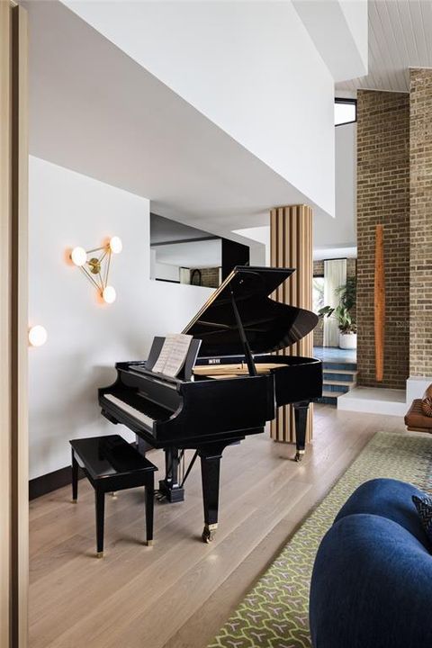 For Sale: $3,750,000 (4 beds, 4 baths, 4400 Square Feet)