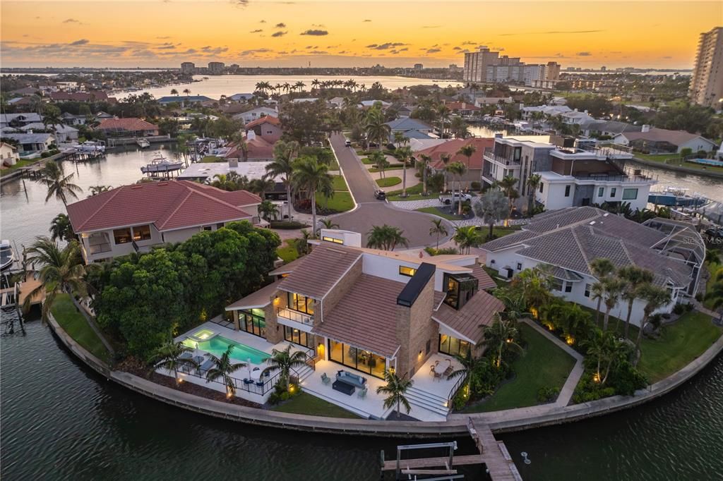 For Sale: $3,750,000 (4 beds, 4 baths, 4400 Square Feet)