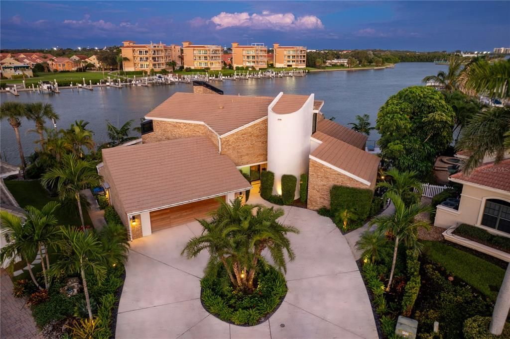 For Sale: $3,750,000 (4 beds, 4 baths, 4400 Square Feet)