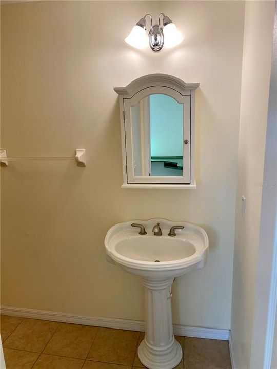 合同活跃: $199,900 (3 贝兹, 2 浴室, 1254 平方英尺)