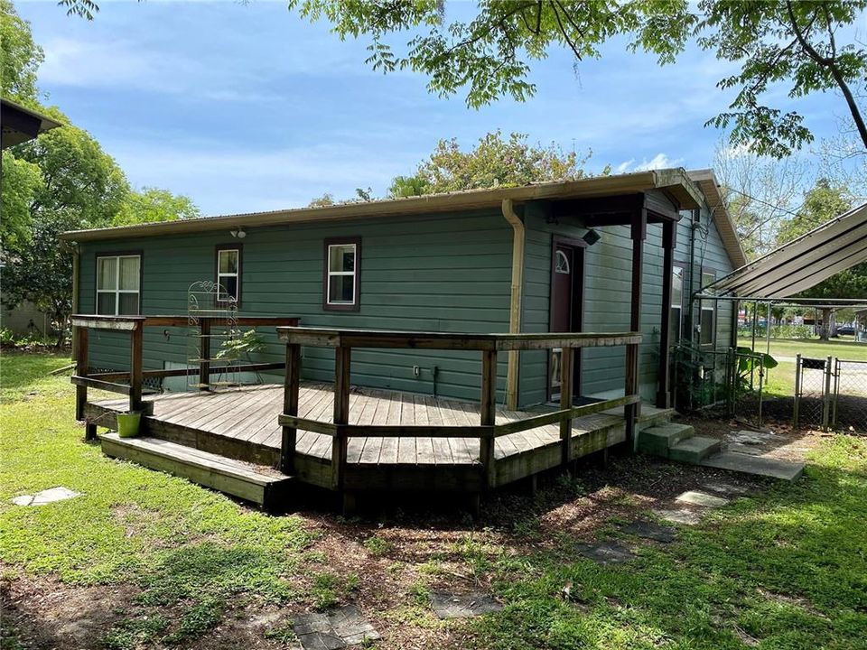 合同活跃: $199,900 (3 贝兹, 2 浴室, 1254 平方英尺)