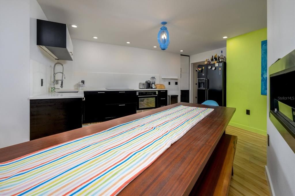 En Venta: $1,199,000 (3 camas, 2 baños, 2324 Pies cuadrados)