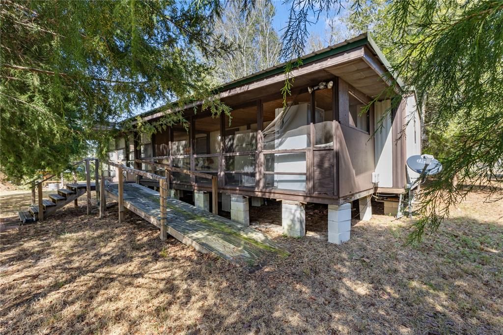 最近售出: $150,000 (3 贝兹, 2 浴室, 1580 平方英尺)