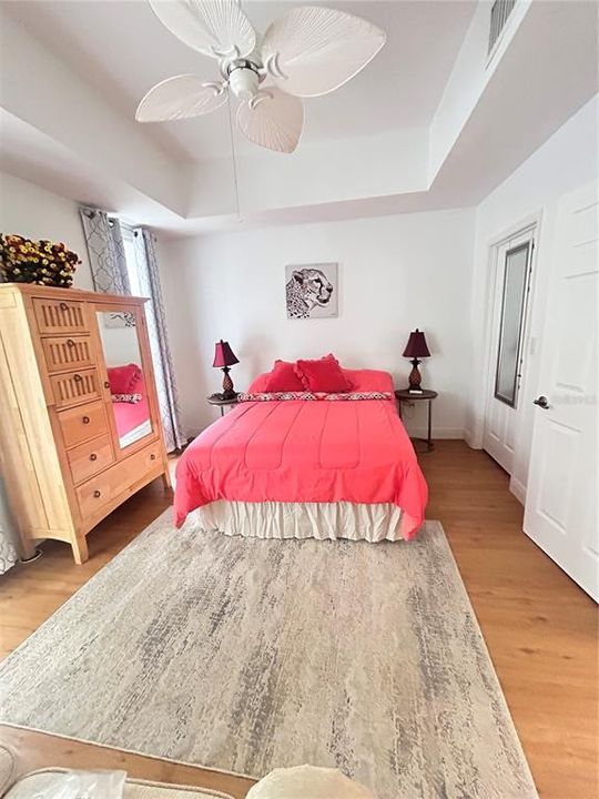 合同活跃: $2,750 (2 贝兹, 2 浴室, 1460 平方英尺)