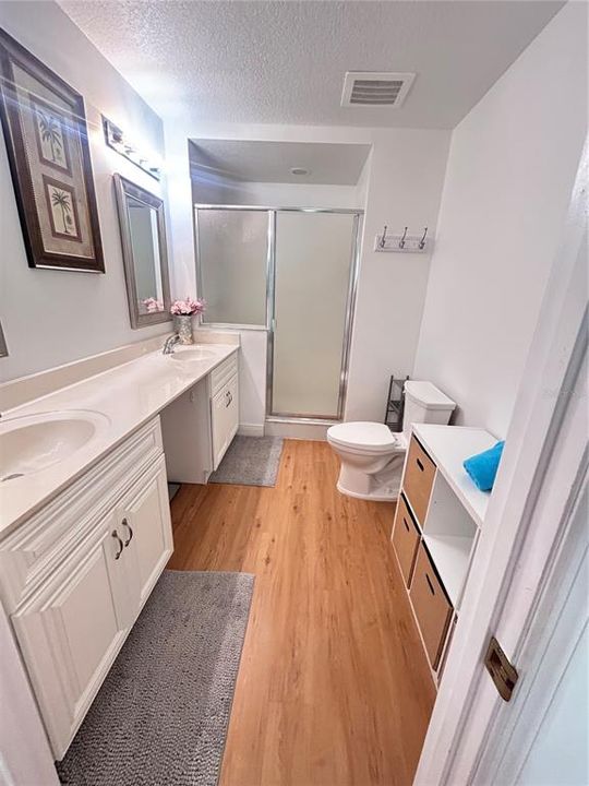 合同活跃: $2,750 (2 贝兹, 2 浴室, 1460 平方英尺)